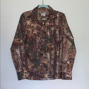 Medium Under Armour Camo Button Up